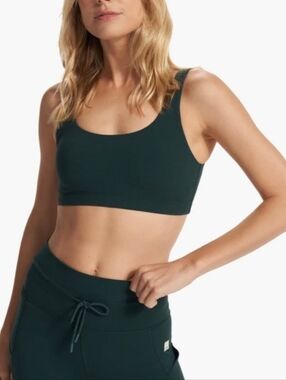 Vuori Daily Bra Top Cropped Grass NWT Yoga Athletic Soft Stretch Remov Padding